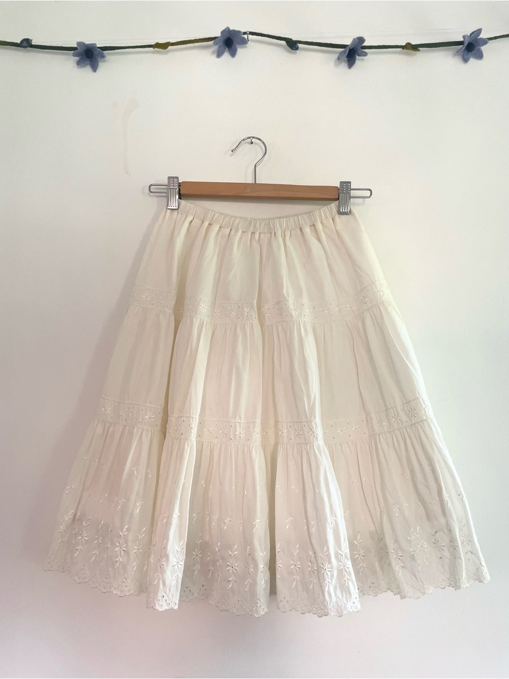 Vintage Tiered Midi Skirt - Picture 5 of 9